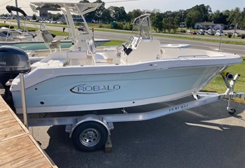 2022 Robalo R180 Ice Blue/White  Boat